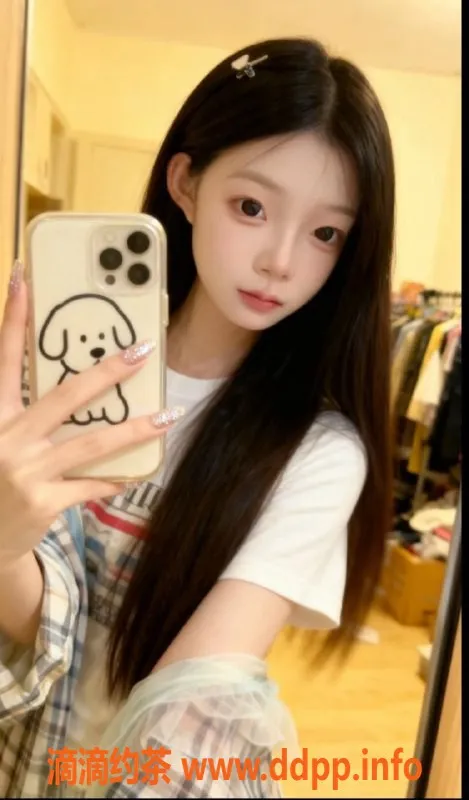 广州楼凤-天河uu学妹，700元体验舌吻服务