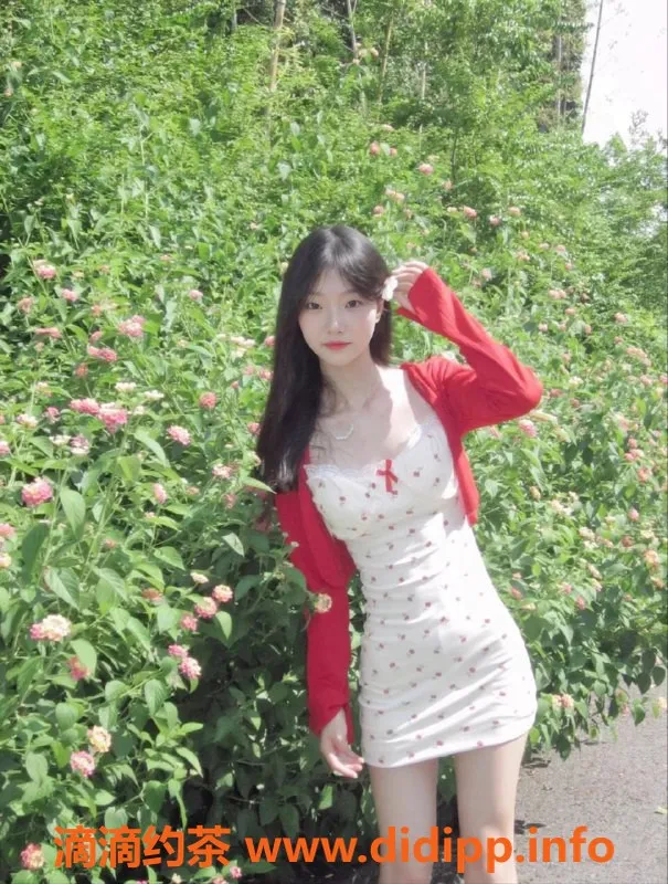 中山楼凤-石岐小琪，18岁B罩杯，服务好评100%