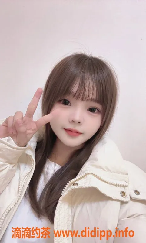 广州楼凤-海珠摩卡小女友，嫩妹舌吻只需600p