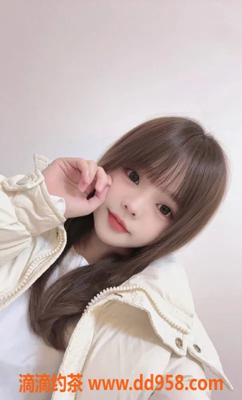 广州楼凤-海珠摩卡小女友，嫩妹舌吻只需600p