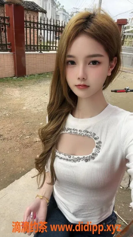 深圳楼凤资源信息,深圳龙华嫩妹，1200元舌吻体验