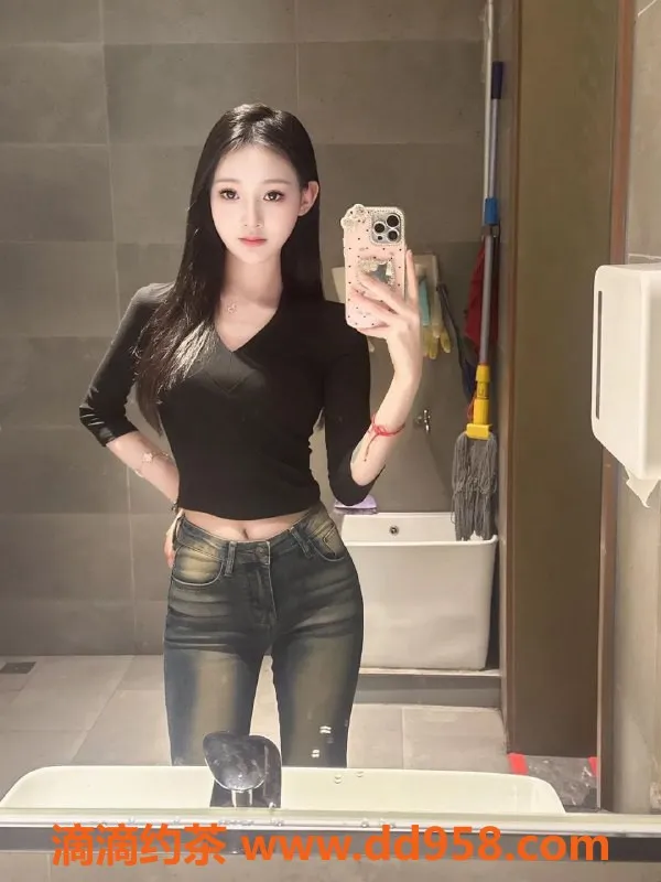 常州楼凤-武进服力妹，162cm嫩妹，600元起多种服务选择