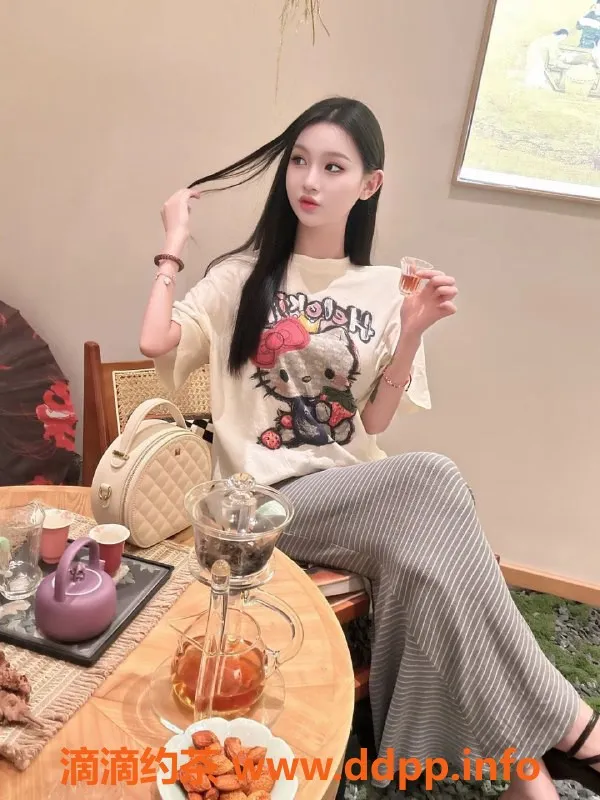 常州楼凤-武进服力妹，162cm嫩妹，600元起多种服务选择