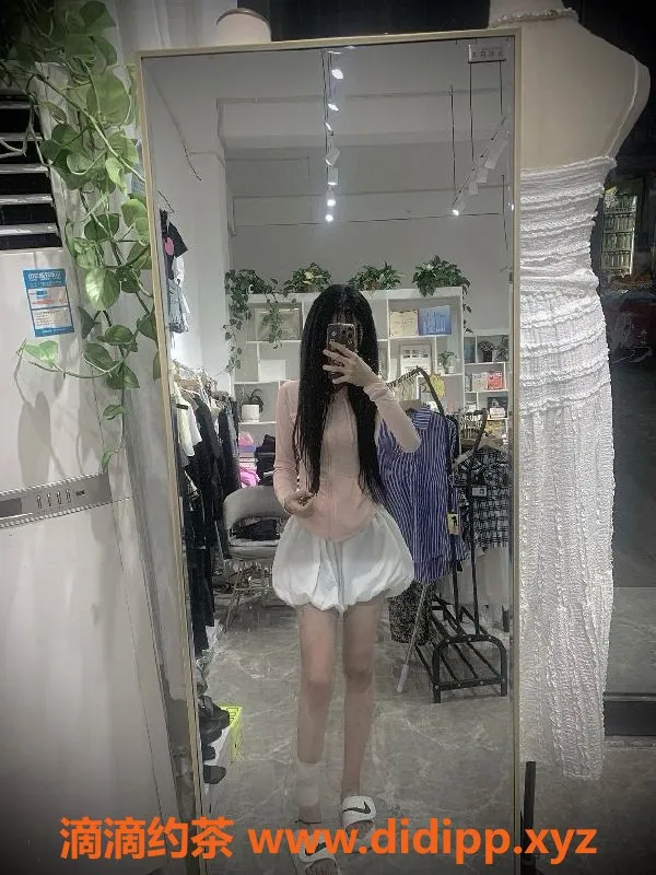 常州楼凤-武进可可，162cm萌妹，800元起揭秘服务