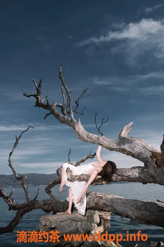 无锡楼凤-滨湖区甜妹，高颜值160cm，2200p陪浴服务