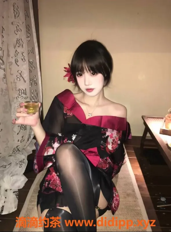 南通楼凤-南通崇川区桃桃，165厘米，B+罩杯可爱型在校生