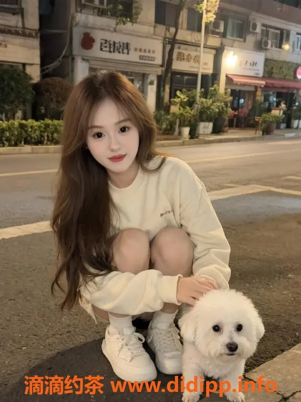 成都楼凤-锦江区依依，身高165，女友感服务，超值优惠！