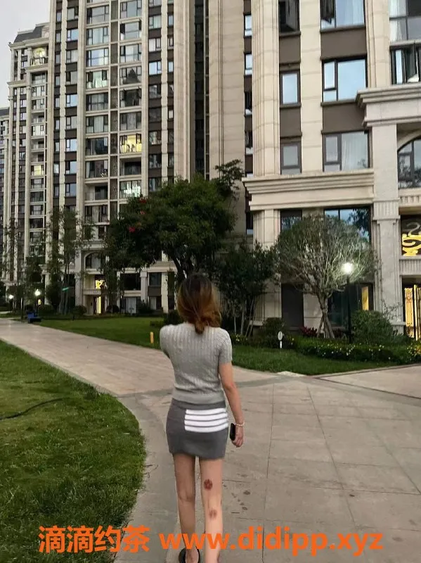 成都楼凤-成都麦麦，172身高，103体重，600元可享服务