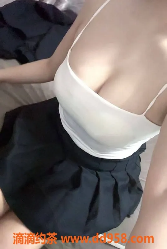 东莞楼凤-常平诗妍，服务超值，仅需500元起！