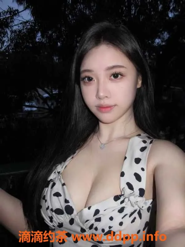 广州楼凤-海珠区清纯美女小雪，24岁165cm热情服务