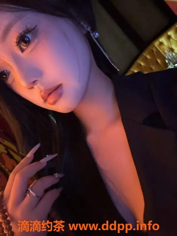 无锡楼凤-锡山区高颜值嫩妹卡卡，165cm，40kg，享受高端服务