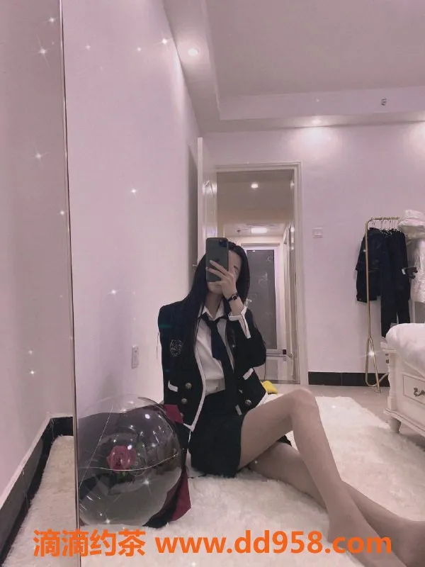 无锡楼凤-梁溪区豆瓣酱，168cm，44kg，超高颜值伴浴服务