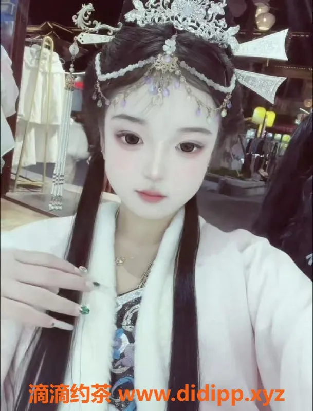 常州楼凤-武进童童：162cm陪浴学妹，800元起