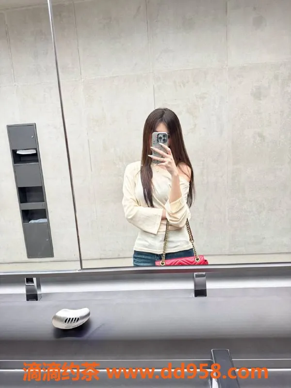 广州楼凤-番禺星星，600元激情体验