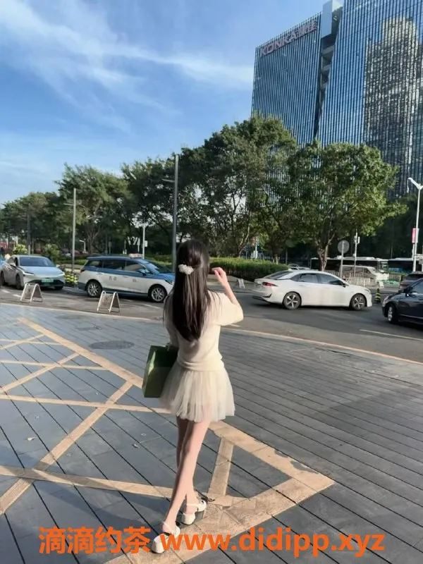 深圳楼凤-南山小乖，19岁娇小嫩妹，40kg只要1500P