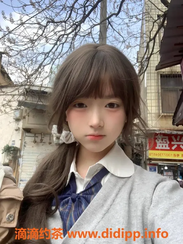 深圳楼凤-深圳南山小小，1500p，陪浴调情嫩妹