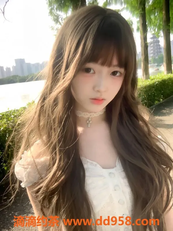 深圳楼凤-深圳南山小小，1500p，陪浴调情嫩妹