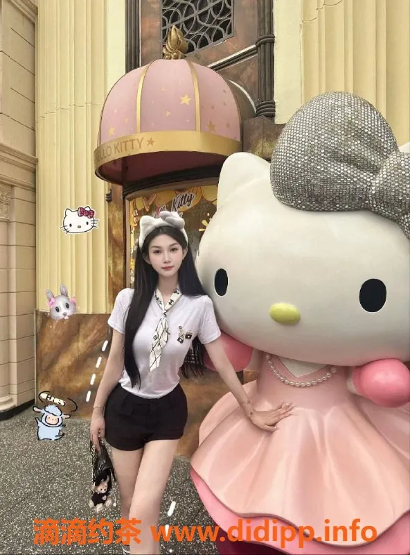 深圳楼凤-龙华莉莉，冷白皮嫩妹，800p服务等你来体验