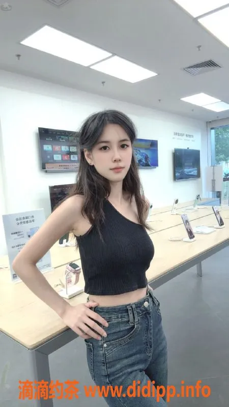 中山楼凤-古镇小桃子，23岁34C胸器，服务超赞！