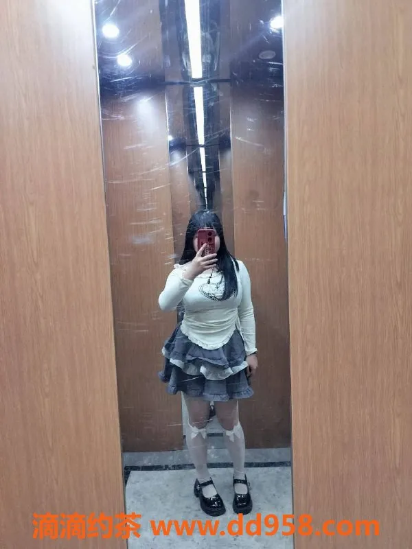 深圳楼凤-宝安嫩妹宝儿，700元享激情服务