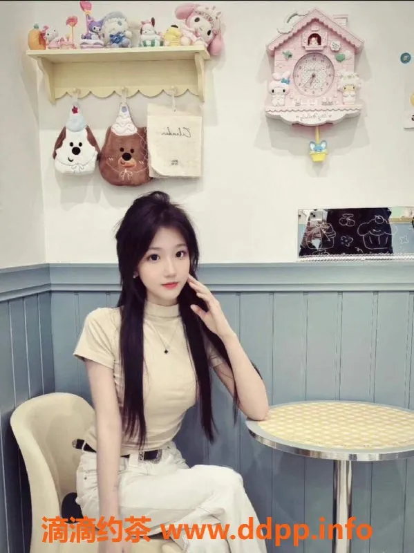 常州楼凤-武进小惠，172cm粉嫩予你陪浴体验