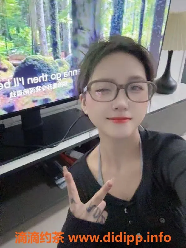 北京楼凤-厦门17岁龙哥，171高102重，茶费1K