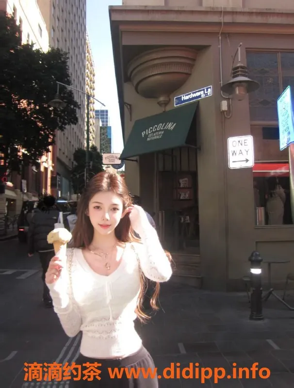 广州楼凤资源信息,天河西棠，嫩妹空姐腿，水费1300p