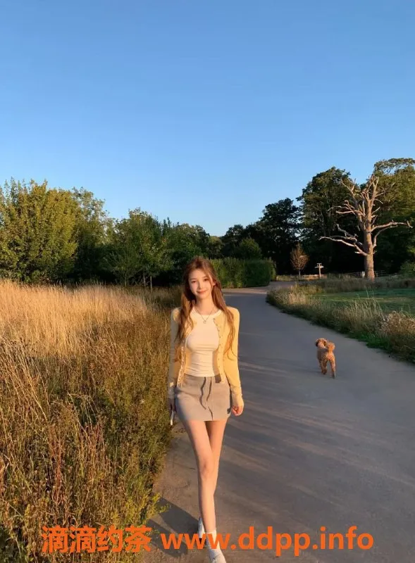 广州楼凤-天河西棠，嫩妹空姐腿，水费1300p