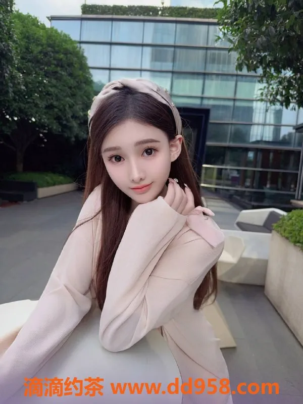 广州楼凤-天河嫩妹许妍，气质白滑，水费800p