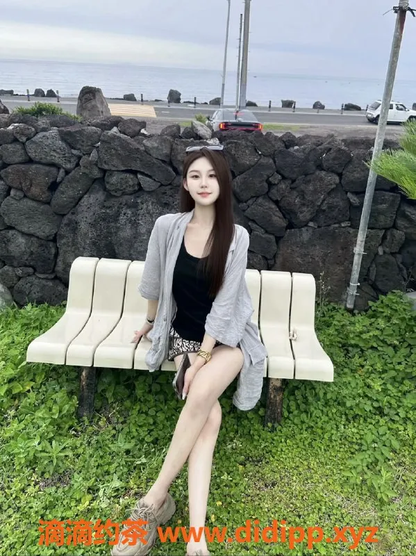 广州楼凤-海珠嫩妹雨晨，800元包时服务