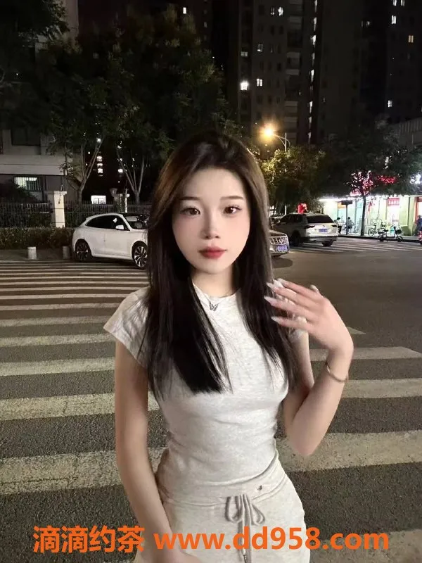 广州楼凤资源信息,天河嫩妹小伊伊，水费1000p，超值体验！