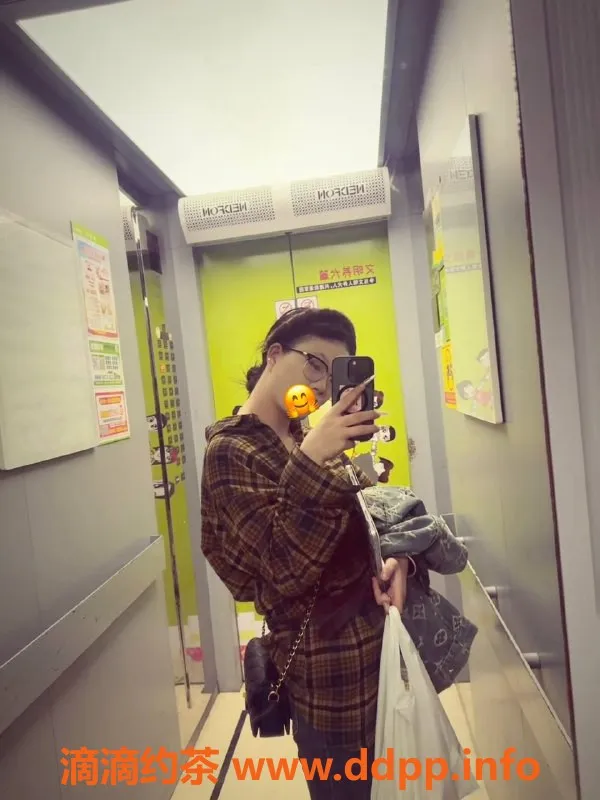 广州楼凤-天河小豆米，550p/1100pp美颜少女体验