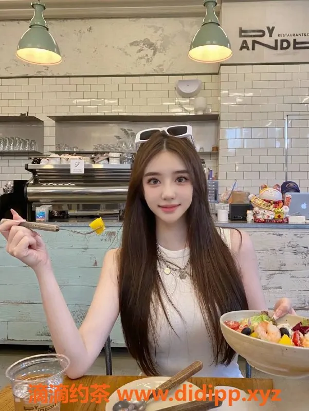 深圳楼凤-福田素妍 168身高 45斤 1300起受欢迎服务