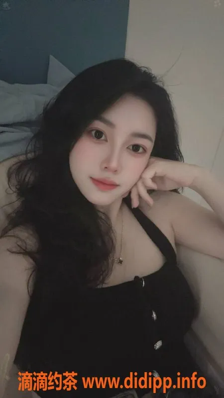 广州楼凤-桂城娜娜：超白皮大胸御姐，水费600p