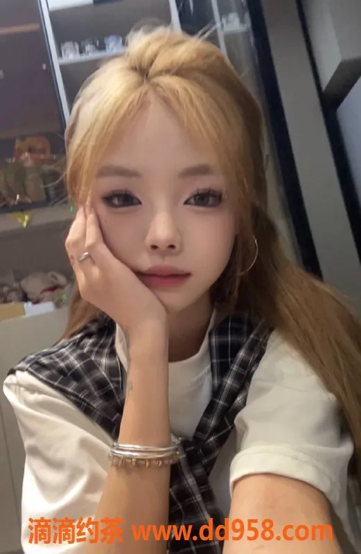 广州楼凤-天河嫩妹饭团，800元尽享美颜舌吻服务