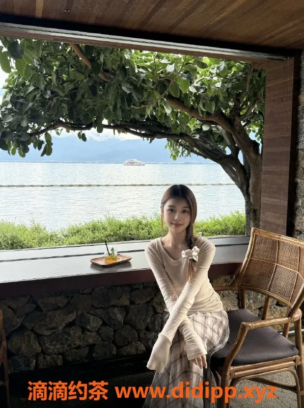 广州楼凤-白云嫩妹海棠，水费700p，等你来约！