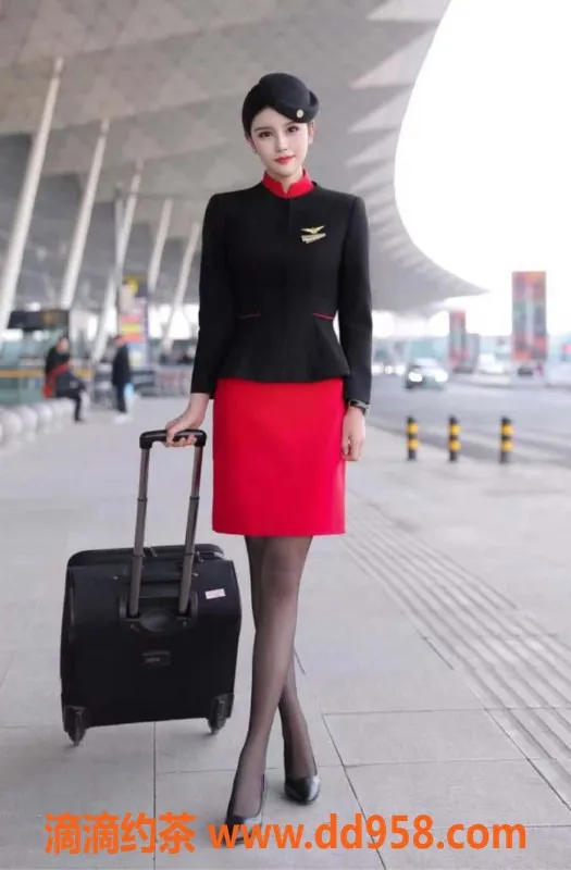 无锡楼凤-梁溪区高颜值空姐，176cm、49kg，2200p陪浴服务