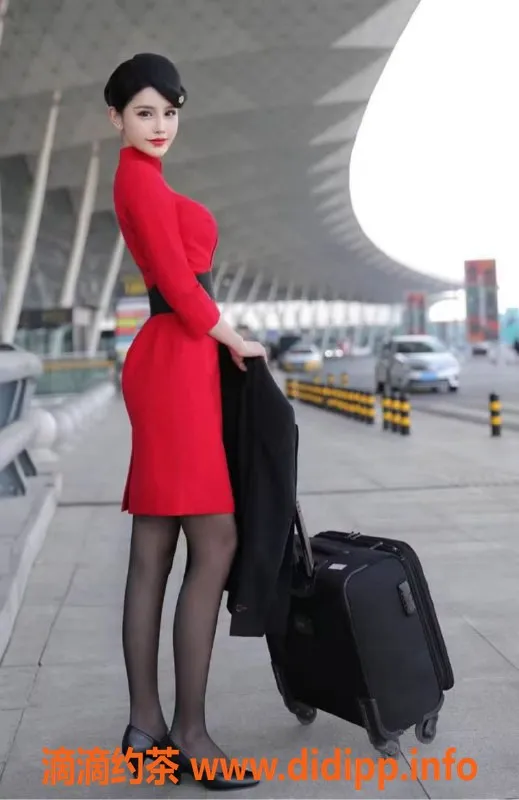 无锡楼凤-梁溪区高颜值空姐，176cm、49kg，2200p陪浴服务