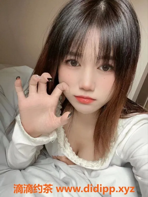 广州楼凤-黄埔嫩妹小樱桃，超大胸，水费600