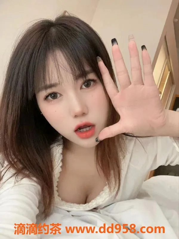 广州楼凤资源信息,黄埔嫩妹小樱桃，超大胸，水费600