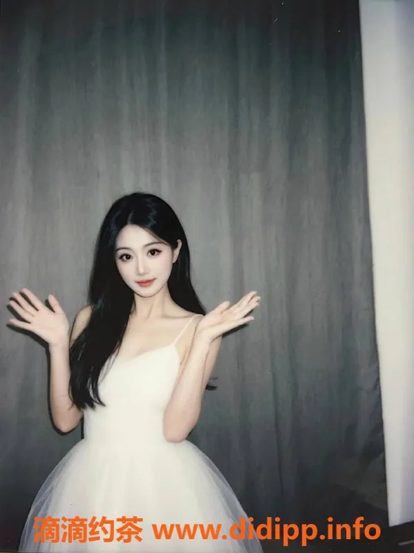 广州楼凤-天河御姐露雪，900P超值体验