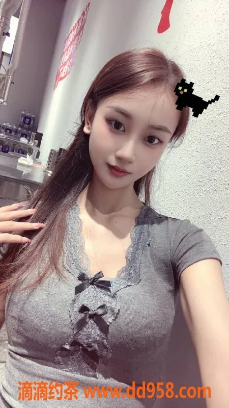 广州楼凤-海珠嫩妹李欣欣，800元精品服务体验