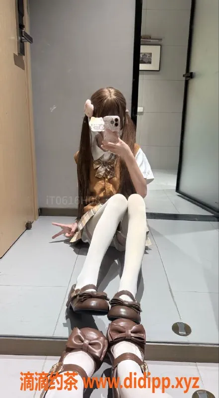 无锡楼凤-锡山铂金岛超嫩158萝莉酱性感登场