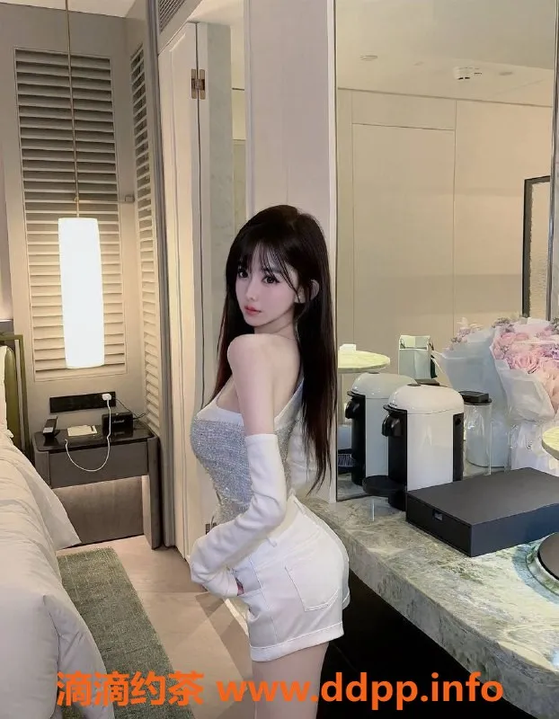 广州楼凤-天河御姐馨儿，双飞大胸，1500课费