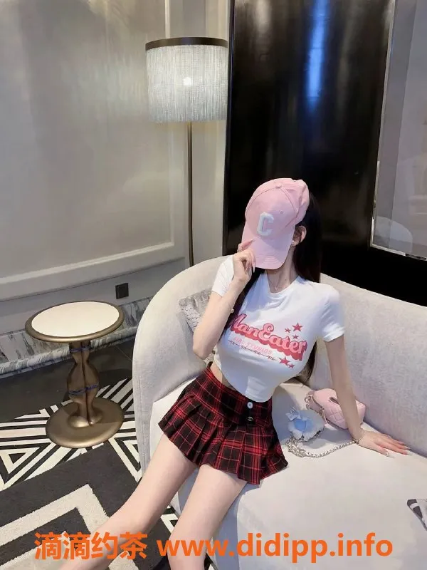 广州楼凤-天河御姐馨儿，双飞大胸，1500课费