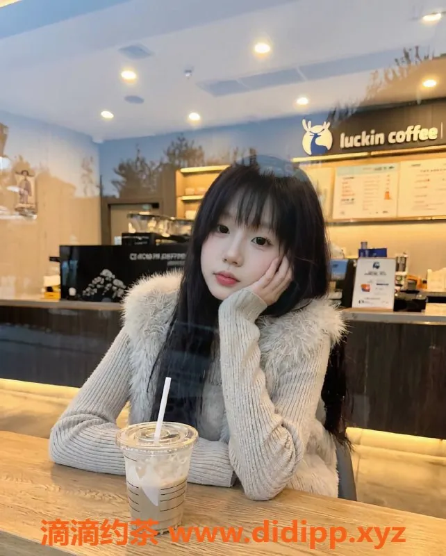 深圳楼凤-璐璐—深圳龙华嫩妹，800p起，舌吻制服任你选