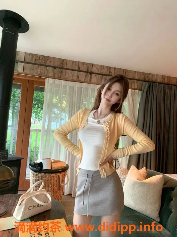 广州楼凤-天河西棠 课费1300 身高未提及