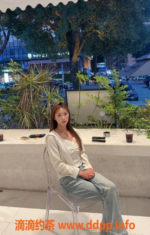 广州楼凤-番禺嫩妹甄洛，超值水费700p