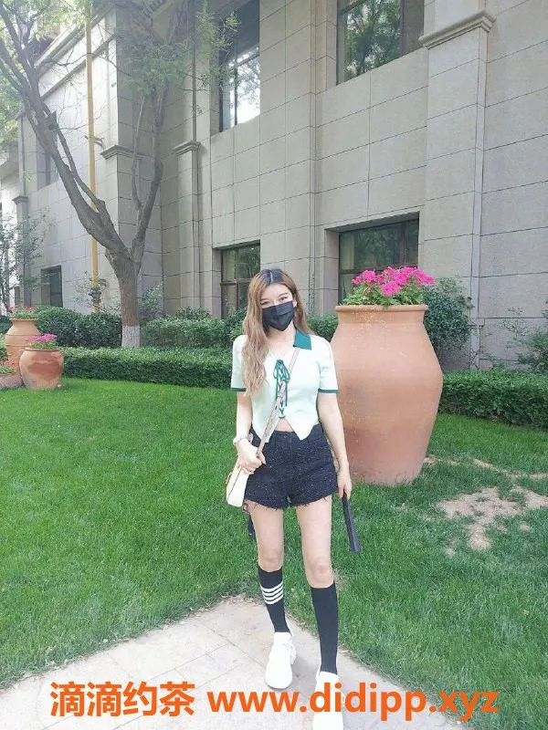 兰州楼凤-乐乐，160cm 45kg C罩杯，陪洗全套 服务