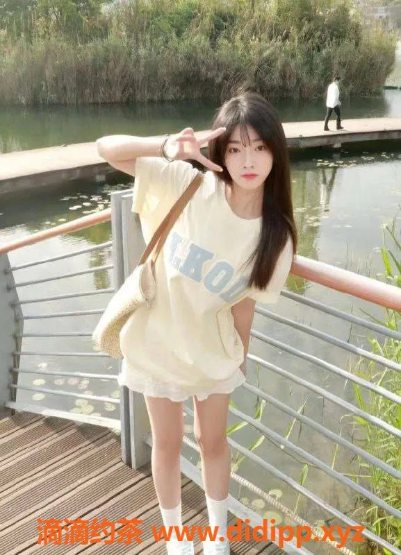 兰州楼凤-兰州微微：160cm，90斤，800元以陪洗和激情服务